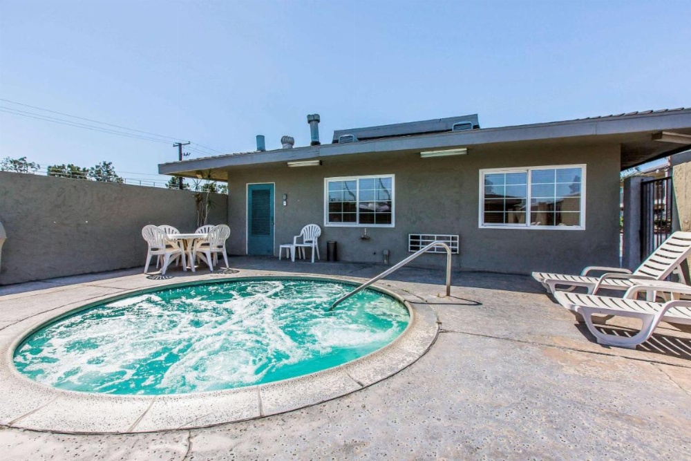 Queen Room with Two Queen Beds - Accessible/Non-Smoking 